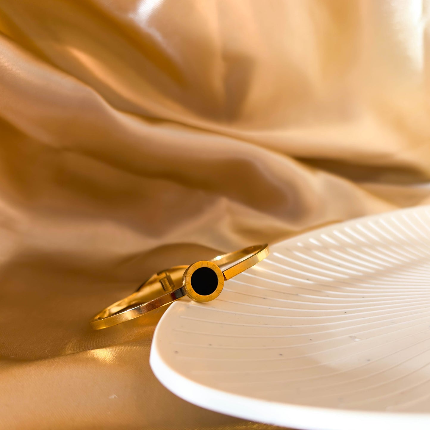 Minimal Black Disc Cuff Bracelet