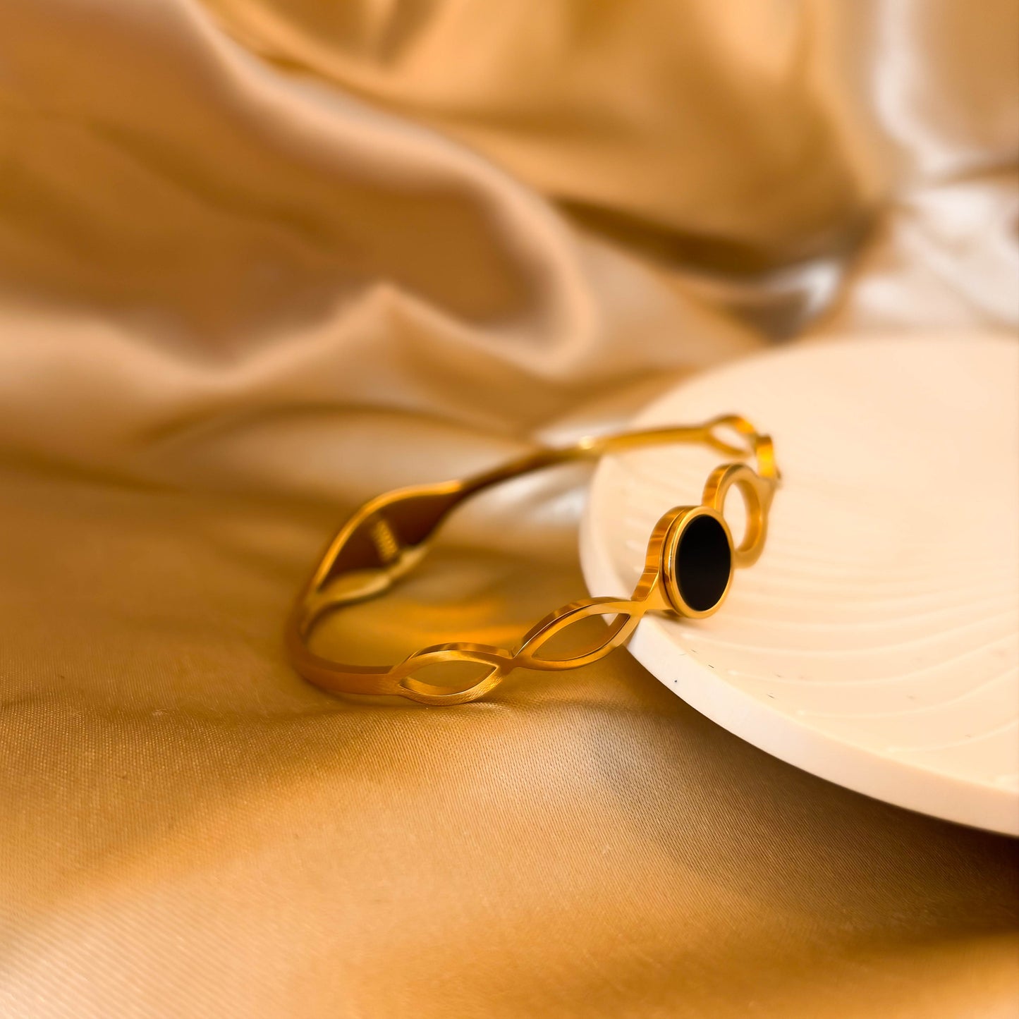 Black Circle Link Cuff Bracelet