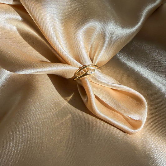 Solitaire Curve Ring