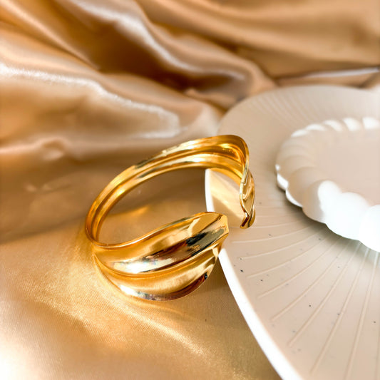 Overlap Band Cuff Bracelet