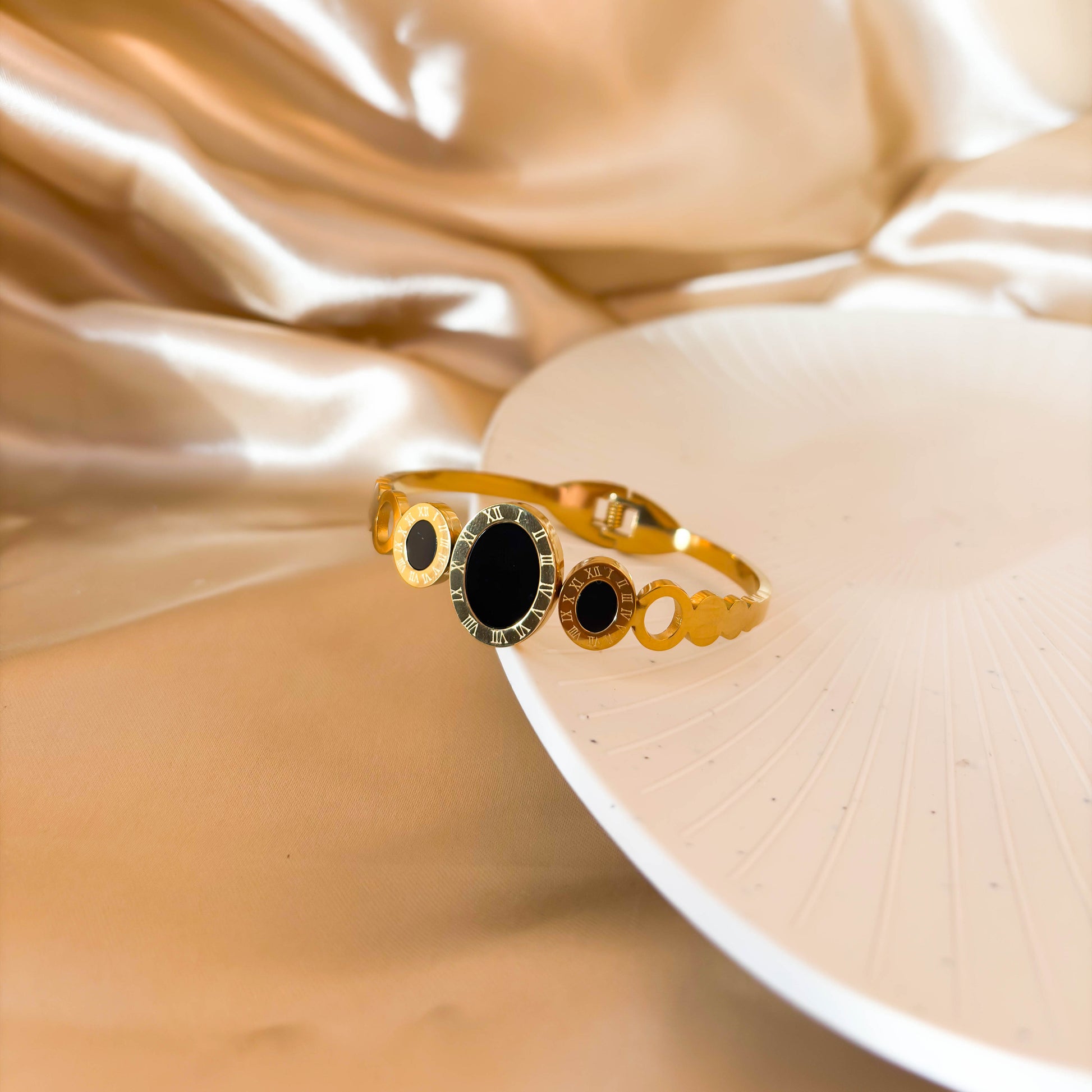 Roman Circle Cuff Bracelet minimal kada bracelet for everyday wear by Rumikaya