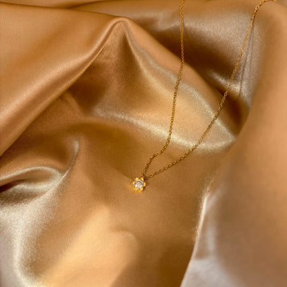 Petal Solitaire Pendant