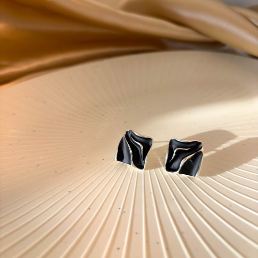 Black-Silver Wave Earrings