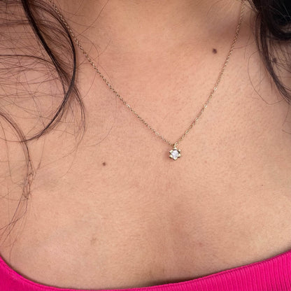 Petal Solitaire Pendant